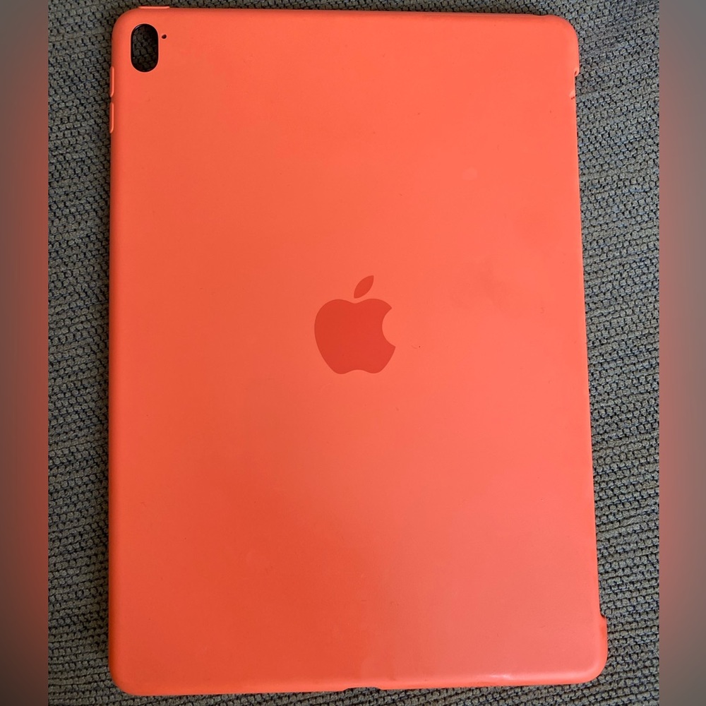 Apple iPad 9.7" Case ๐ Silicone Case for 9.7" iPad Pro & Air 2 ๐ก๏ธEUC - Picture 3 of 6